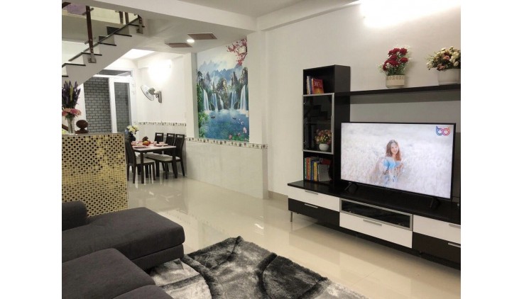 Bán nhà Phạm Thế Hiển, 41m2, 3PN, tặng full nội thất cao cấp, 4,68 tỷ